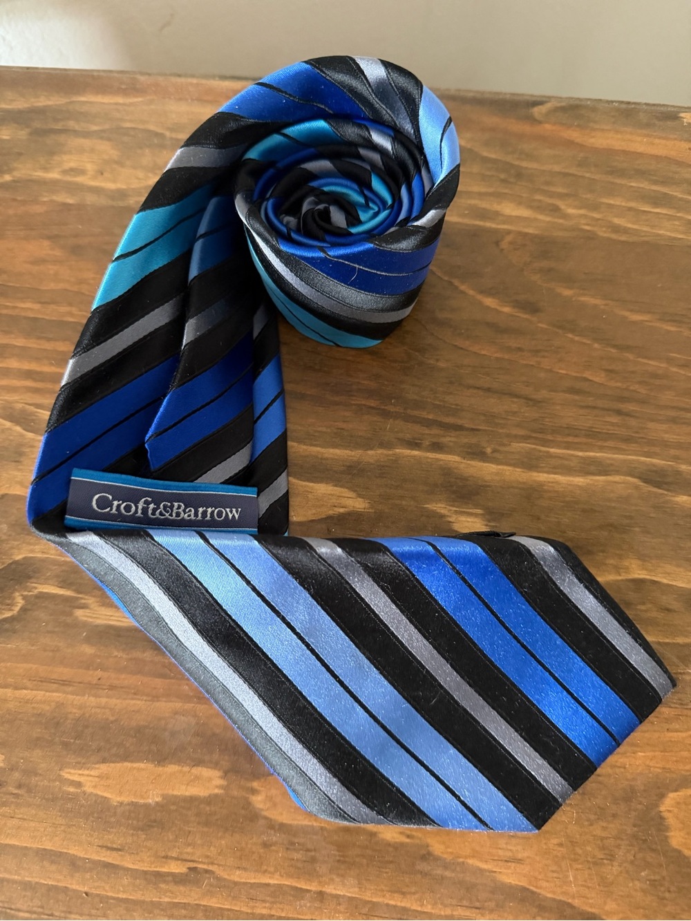 croft & barrow Blue and‎ Black Striped Men's Tie
